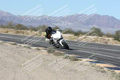 media/Dec-04-2025-Racers Edge (Thu) [[5ebc9f124d]]/3-B Group/3-Session 2 (Turn 7 Inside)/